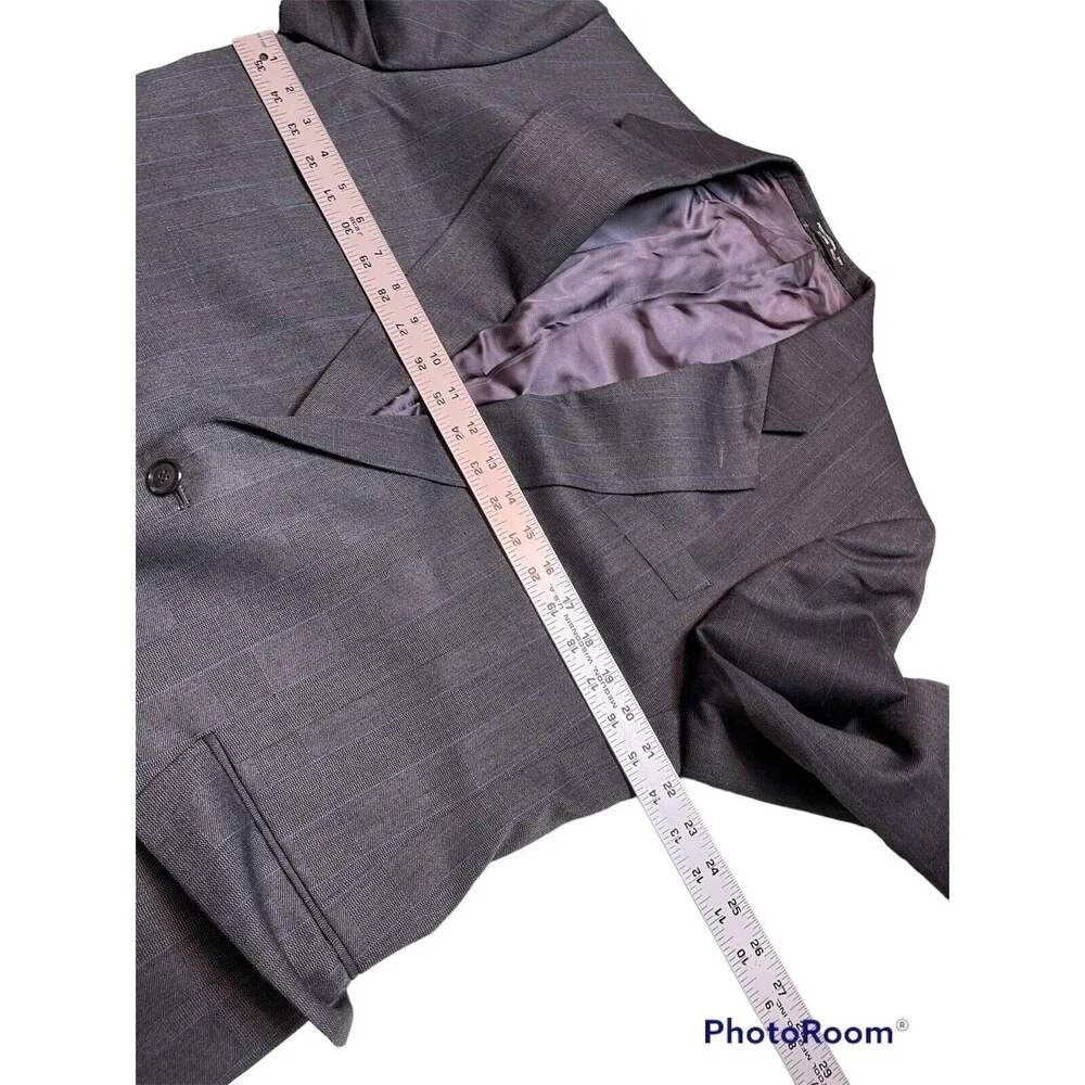 Vintage Tailored Elegance by Victors Washington Mall Suit 43R Mens Pin Striped‎